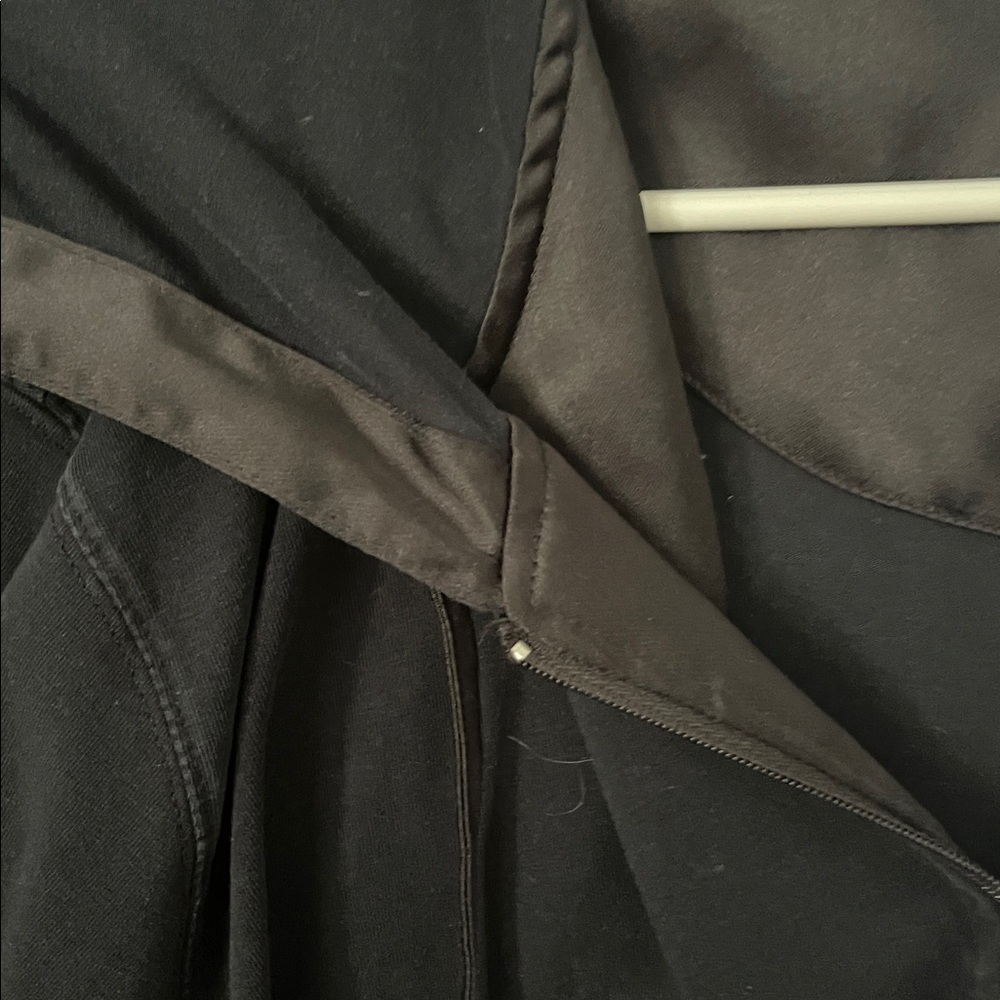 Liz Claiborne Women’s Black Zip-Up Jacket - Picture 6 of 6